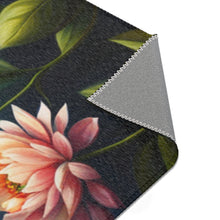 Load image into Gallery viewer, Flower area rug
